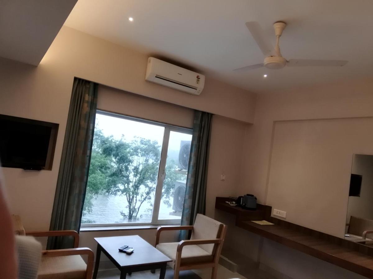 Lake View Resort Lonavla Zewnętrze zdjęcie